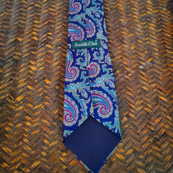 Saddle Club - Picture 2 of 2